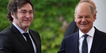 Scholz recibió a Milei, que logró exhibir una reunión importante