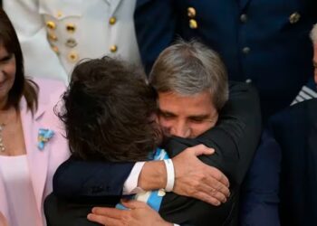 Milei y Caputo celebraron la sanción de la Ley Bases y el paquete fiscal: «Es un hito histórico»