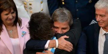 Milei y Caputo celebraron la sanción de la Ley Bases y el paquete fiscal: «Es un hito histórico»
