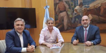 Con eje en la obra pública y en simultáneo a la votación de la Ley Bases, Llaryora mantuvo estratégicas reuniones con Caputo y Francos