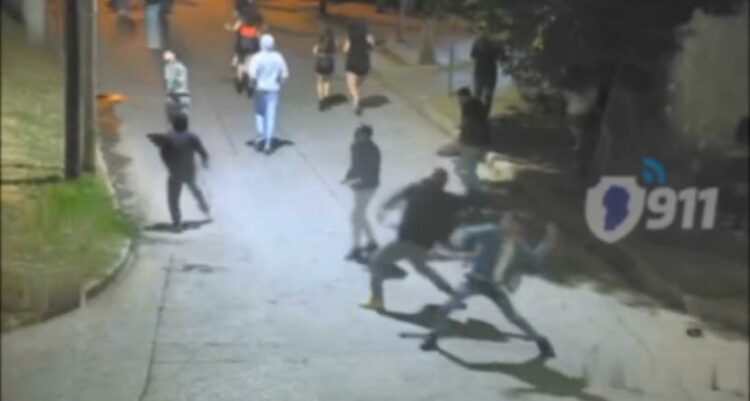Jóvenes agredieron a piedrazos a la Policía tras desarticular una fiesta clandestina de la que eran parte