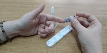 El Laboratorio Central de Córdoba validó el auto test de VIH que ya se comercializa