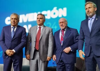 Llaryora volvió a defender la obra pública: «Es esencial para el desarrollo y el crecimiento»