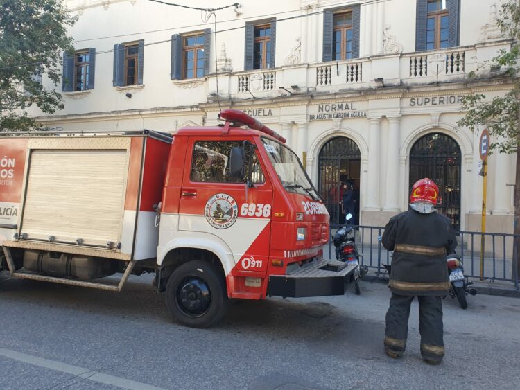 Cinco estudiantes intoxicados por una fuga de gas en un colegio de Córdoba