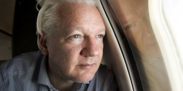 Assange llegó a un acuerdo con Estados Unidos y fue liberado