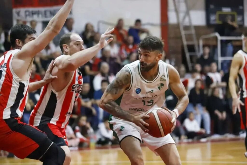 Atenas le ganó a Sportivo Suardi y estiró la definición