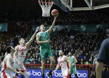 Atenas quedó a un paso de volver