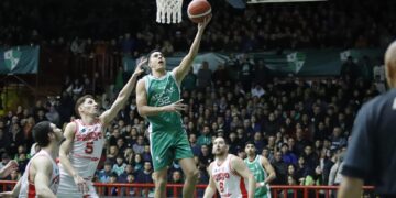 Atenas quedó a un paso de volver