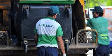 Así funcionarán los servicios y el comercio durante los feriados de esta semana
