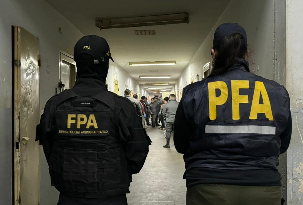 Allanaron 26 celdas de la cárcel de Bouwer en busca de drogas
