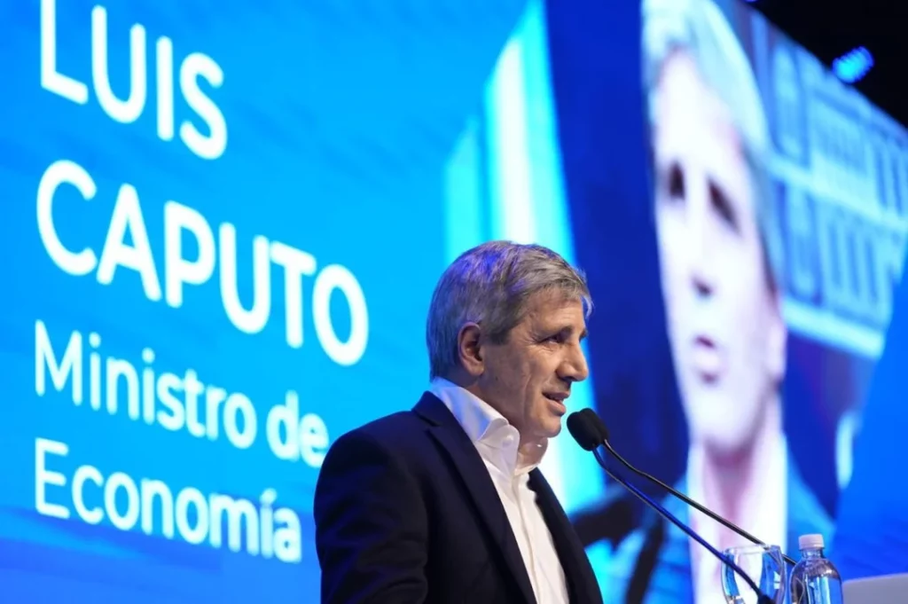 Caputo ratificó el rumbo económico, más allá del futuro de la Ley Bases