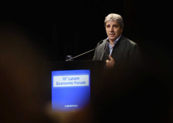 Caputo insistió en que la recuperación depende de la Ley Bases y el apoyo de la población: «Lo peor ya pasó»