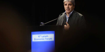 Caputo insistió en que la recuperación depende de la Ley Bases y el apoyo de la población: «Lo peor ya pasó»