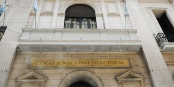 La Cámara Nacional Electoral alertó sobre el impacto de la reducción de personal en el Correo Argentino