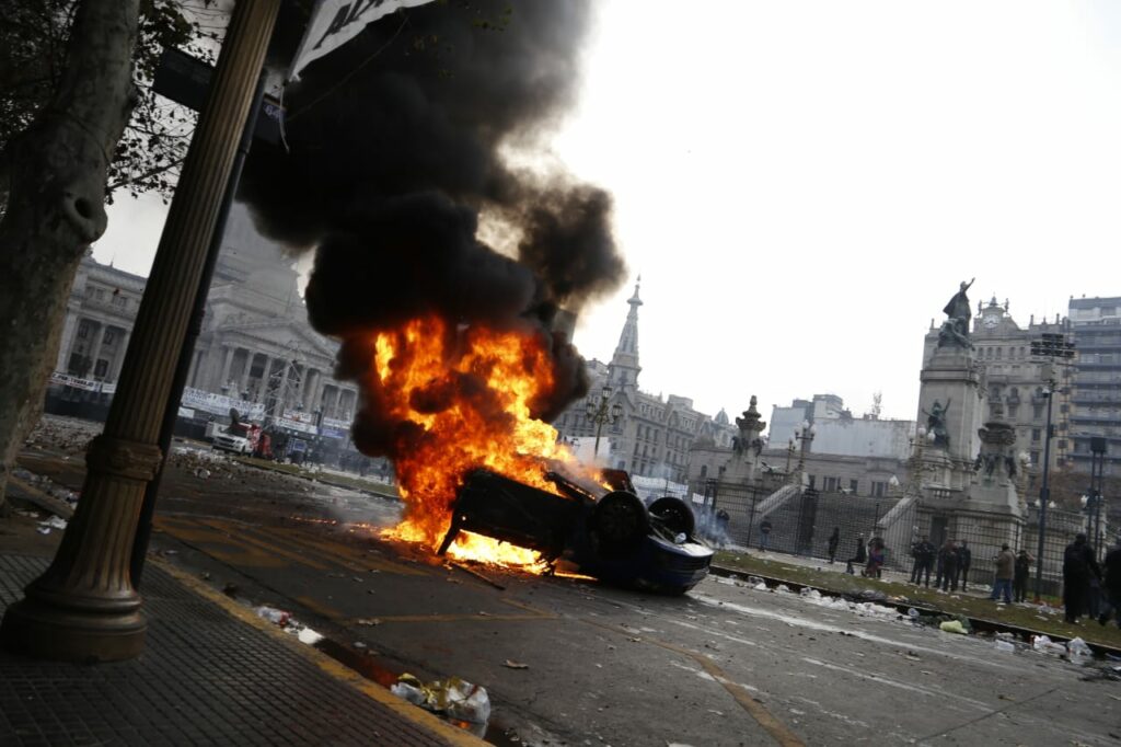 Para el Gobierno, la protesta en el Congreso fue un intento de "golpe de Estado"