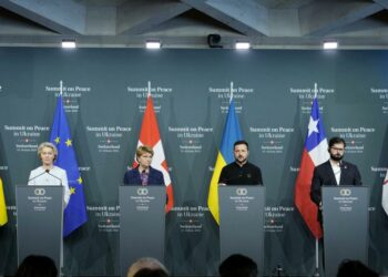 Sin unanimidad, se firmó la declaración de la cumbre de paz