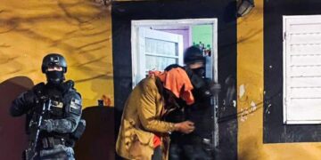 Desbarataron un punto de venta de estupefacientes en Ampliación Ferreyra y detuvieron a una persona