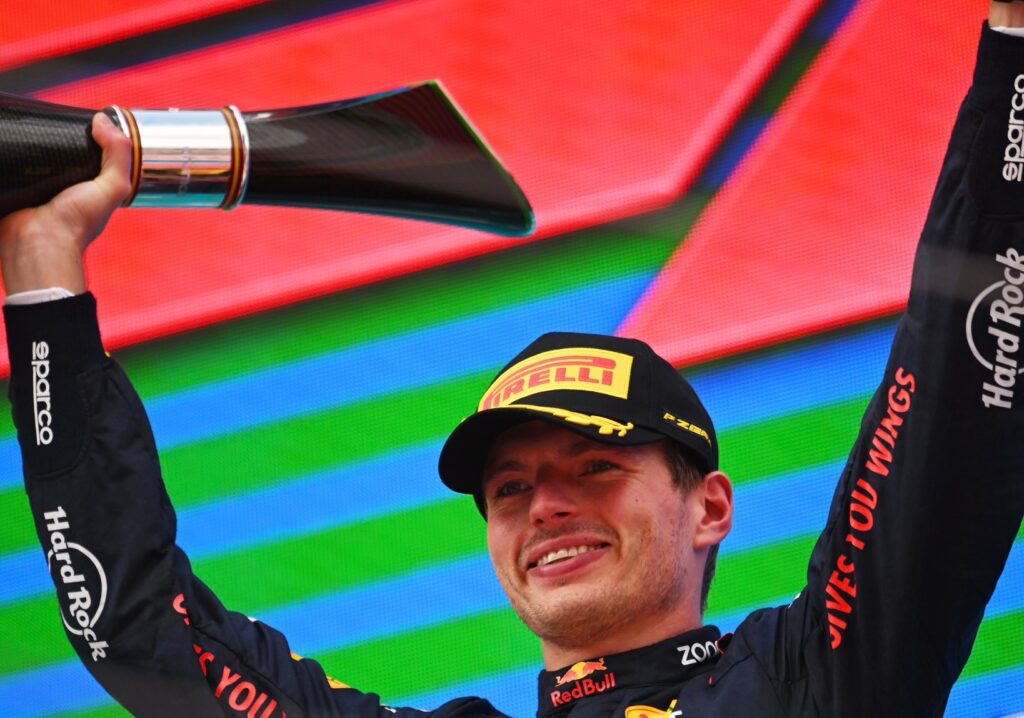 Verstappen sigue imparable