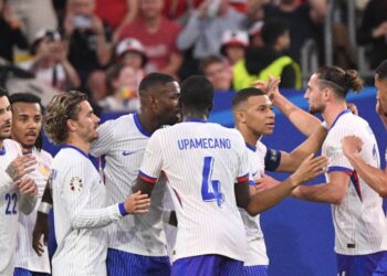 Francia ganó con lo justo y podría perder a Mbappé