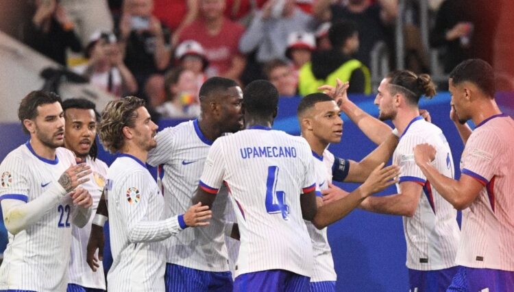 Francia ganó con lo justo y podría perder a Mbappé