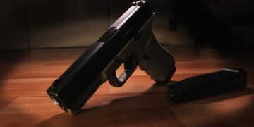 YouTube anunció estrictas restricciones para el contenido relacionado con armas de fuego