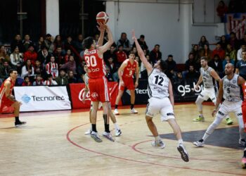 Instituto dio el primer paso en las semifinales