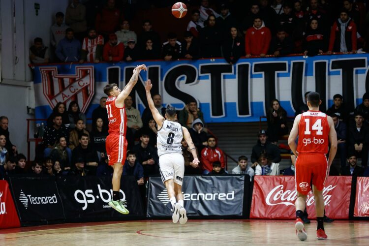 Instituto ganó el segundo juego y quedó match point