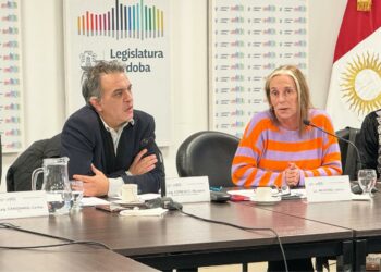 Montero asistió a la Legislatura para debatir proyectos clave