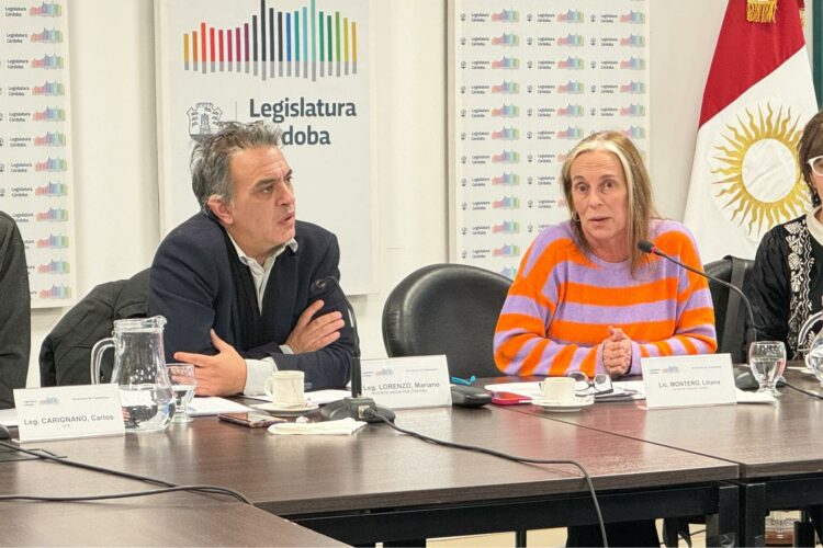 Montero asistió a la Legislatura para debatir proyectos clave