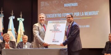Atentado a la Amia: Llaryora pidió modificar la legislación