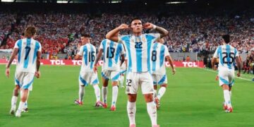 Argentina venció a Chile por la mínima y clasificó a cuartos de final