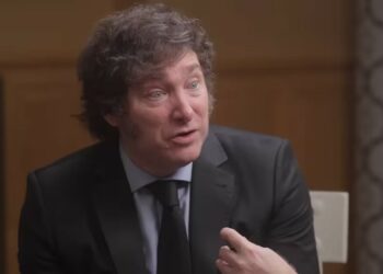 El Presidente se definió como «el topo que destruye el Estado»