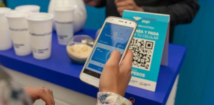 Nuevos hábitos: el 38% de los argentinos descongela su sueldo y lo envía a su cuenta digital