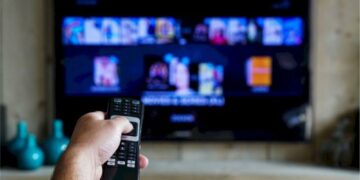 El Gobierno eliminó las regulaciones que fijaban límites a los aumentos de Internet, telefonía y cable