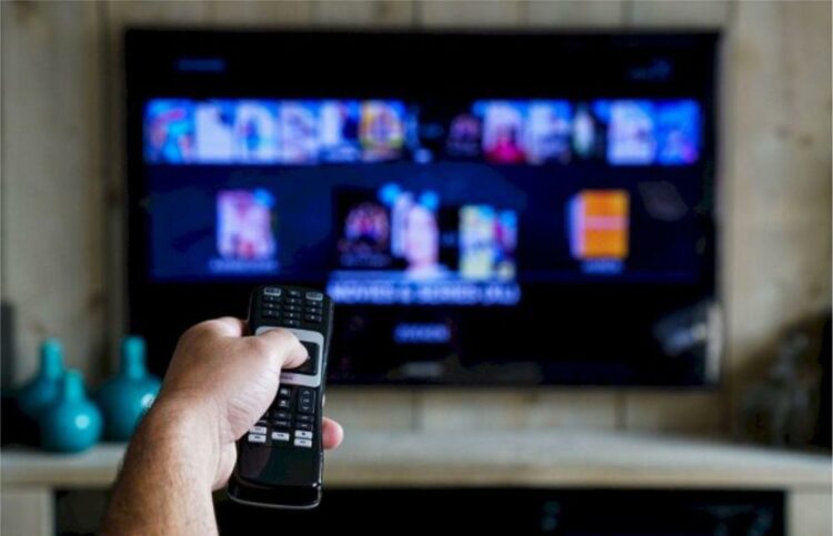 El Gobierno eliminó las regulaciones que fijaban límites a los aumentos de Internet, telefonía y cable