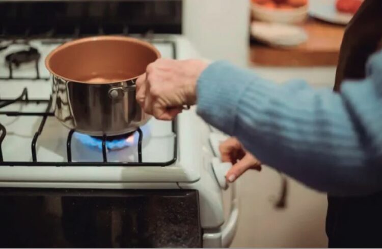 Avanza la quita de los subsidios y subirán las tarifas de luz y gas