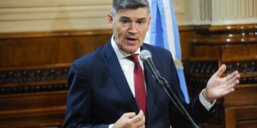 Passerini en el Congreso: «La casta no viaja en colectivo»