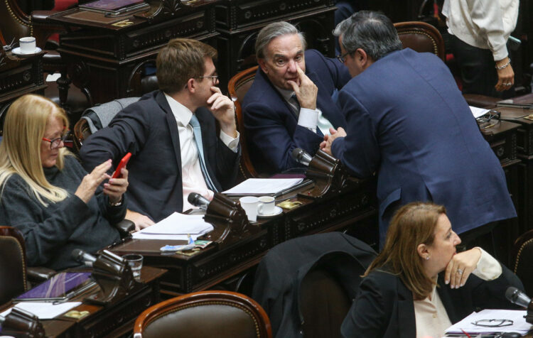 Diputados: la oposición acordó una nueva fórmula para actualizar las jubilaciones y busca dar el golpe