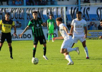 Racing empató ante el puntero