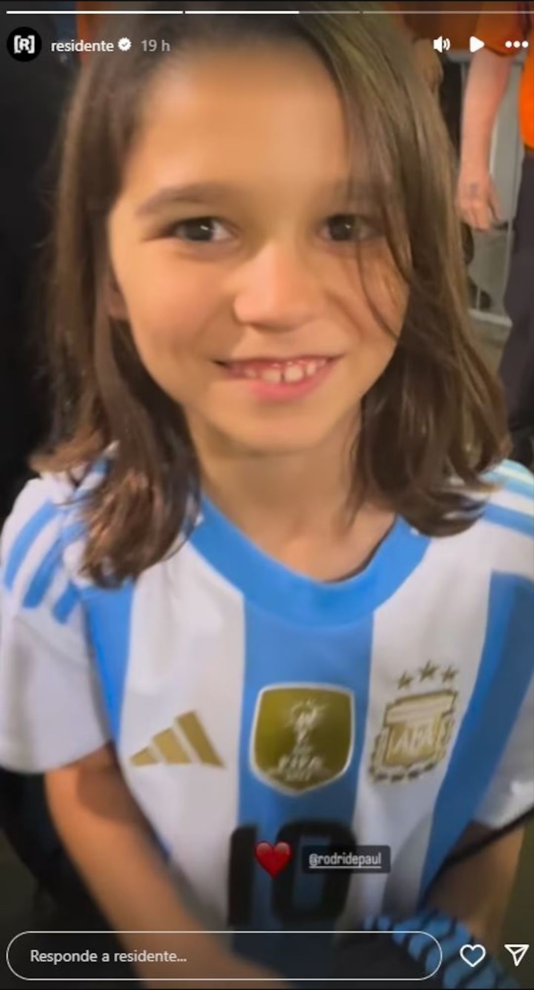 El increíble regalo que Rodrigo de Paul le hizo al hijo de Soledad Fandiño y Residente