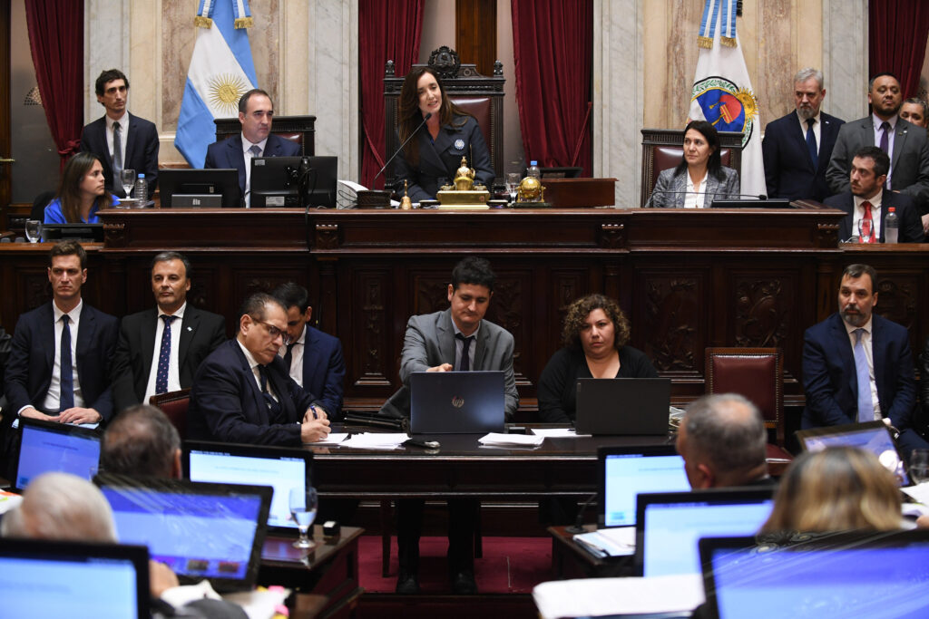 Primer triunfo legislativo de Milei con la aprobación de la Ley Bases en el Senado