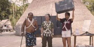 Una tribu amazónica descubrió internet gracias a Elon Musk y se hizo adicta al porno