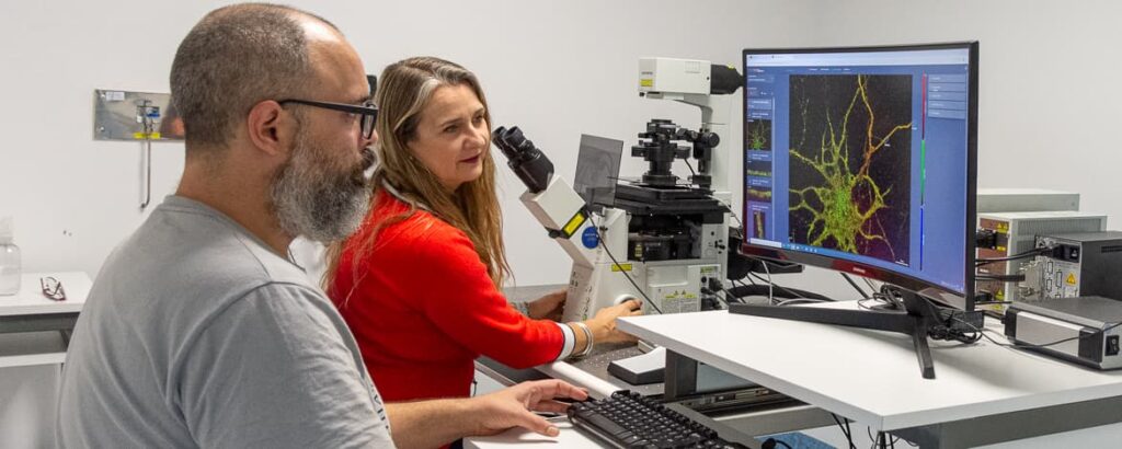 La UNC incorporó un "súper” microscopio de última tecnología