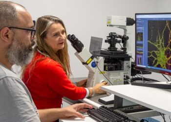 La UNC incorporó un «súper” microscopio de última tecnología