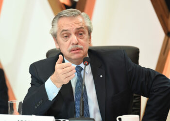 Alberto Fernández cruzó a Milei por no reclamar la soberanía sobre las Islas Malvinas