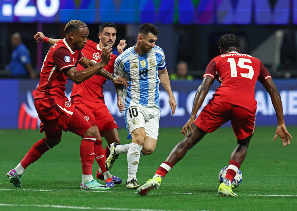 La inesperada advertencia del técnico de Canadá a la Selección y Messi: "No vamos a..."