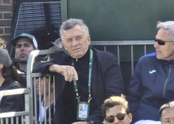 Macri regresará al país para participar en el acto del Pacto de Mayo