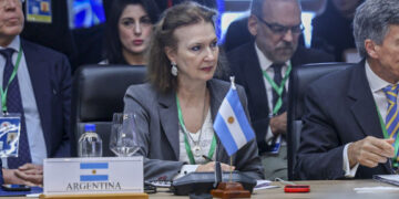 Argentina y otros ocho países «exigen la revisión completa de los resultados» de las elecciones en Venezuela