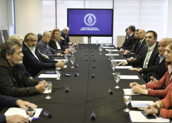 La CGT le pidió al Gobierno retirar parte de la reforma laboral del DNU y subir el piso de Ganancias