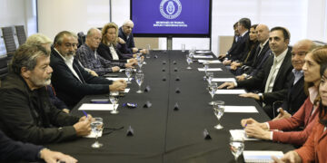 La CGT le pidió al Gobierno retirar parte de la reforma laboral del DNU y subir el piso de Ganancias